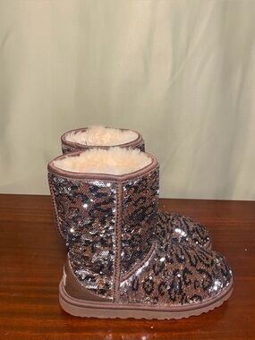UGG Classic Short Reversible  Flip Sequin  Brown Silver  Leopard Print Boots  6